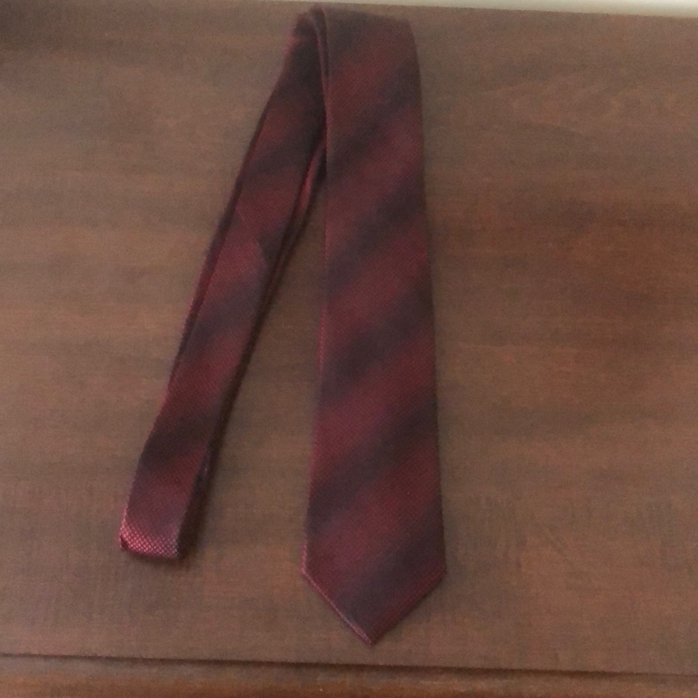 Van Heusen Red and Black Silk Tie